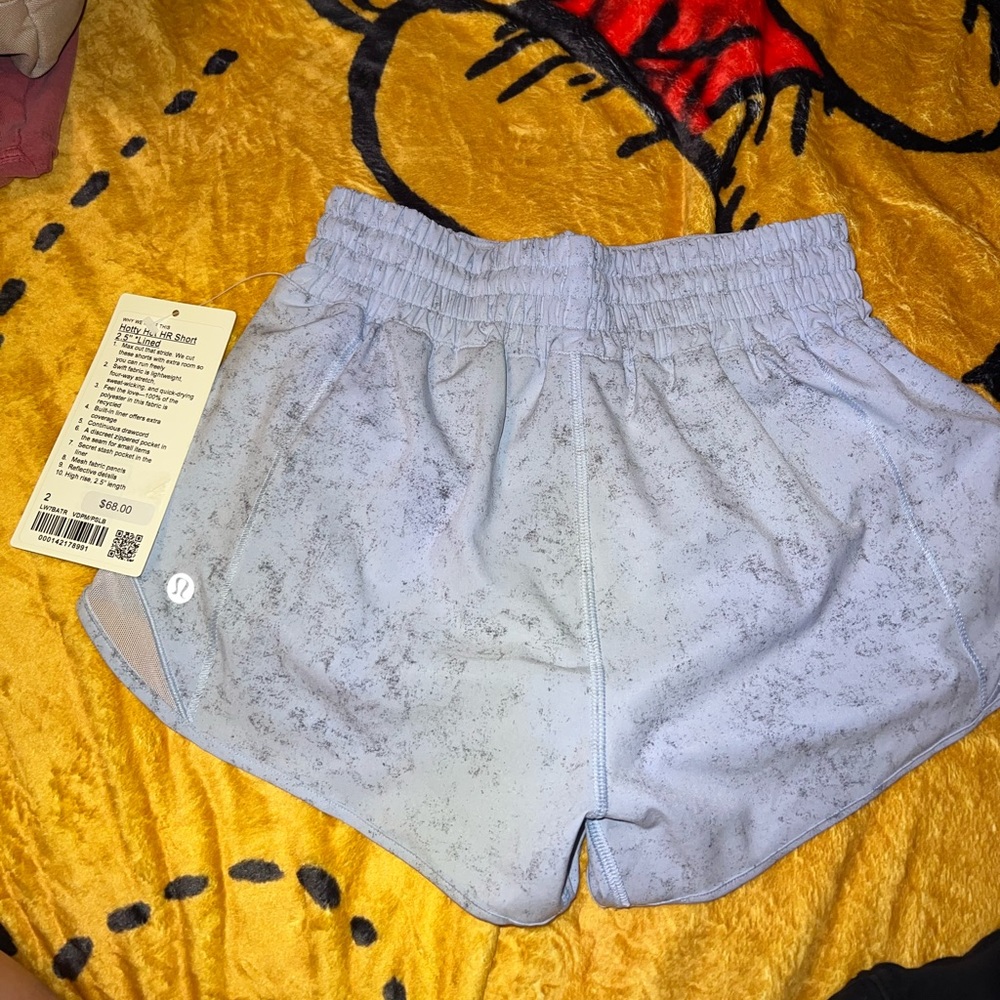 NWT Lululemon Hotty Hot 2.5 HR shorts